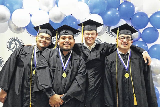 Scc Graduates SCC graduates 325 in spring commencement | Sampson Independent