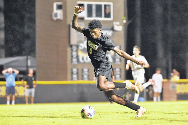 130934058_web1_D4S_3814
Clinton Midfielder, Nelson Guerrero finishes off a breakaway as he sends the ball into the goal for the Dark Horses third goal of the match.