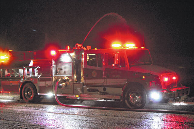131368617_web1_IMG_6204
Fire crews worked for three hours to contain and extinguish a woods fire that burned nearly 50 acres near Garland Saturday night.
Michael B. Hardison | Sampson Independent