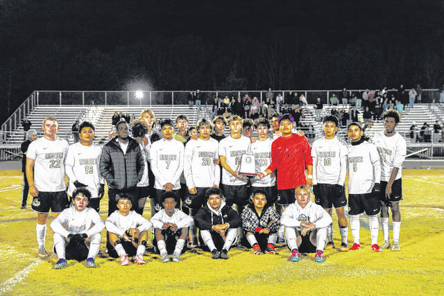 The Dark Horses finish its season at 25-3, and earned 4A Regional runner-ups.