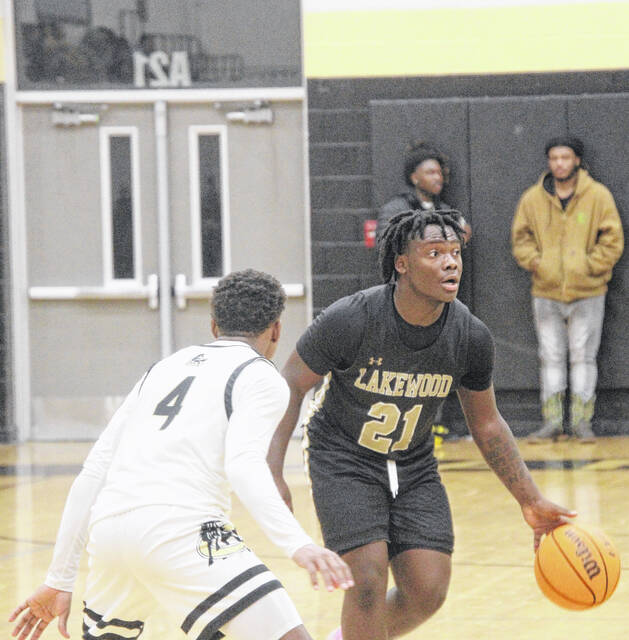 Lakewoods Dashaun Carr led the game in scoring with 25 points.