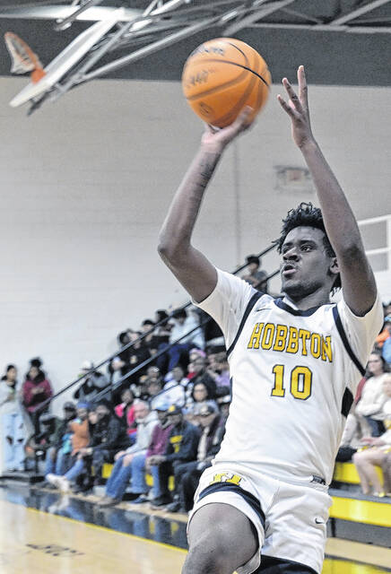 Sophomore Wildcat Richard Simpson led both teams in scoring Friday night with 29 points.