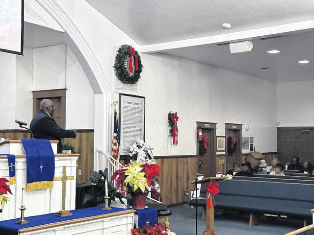 Jerry Murphy, associate minister of Lisbon Street Missionary Baptist Church, speaks to the audience.
                                 Trevon McGlone| Sampson Independent