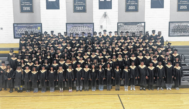 Clinton High Schoos Class of 2026 lined up across the gymnasium last week for their annual graduation group photo. Watch for the Sampson Independents Senior Salute magazine, recognizing the soon-to-be graduates from across Sampson, publising Saturday, May 23 and available at all the upcoming May 21 and 22 graduations.
                                 Trevon McGlone|Sampson Independent