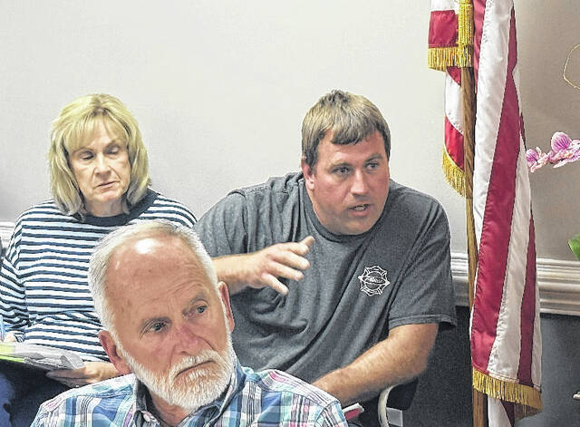 Newton Grove Fire Chief Daniel Warrick speaks to the town board during Mondays meeting
                                 Trevon McGlone| Sampson Independent