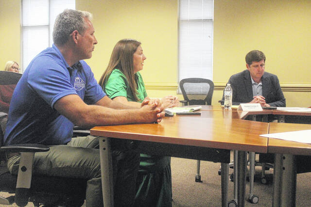 Sampson County Parks and Rec Department Director Dana Hall, center, presents a budget recommendation to the Board of Commissioners earlier this week. Also pictured is Brad Richardson, far left, rec maintenance superintendent, and Commissioner Chip Crumpler.
Noah Britt | Sampson Independent