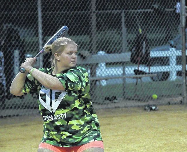 Diamond Dynastys Tori Johnson focuses on her plate apperance, as she readies her stance.
Trevon McGlone | Sampson Independent
