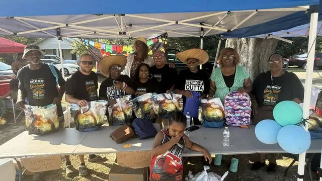 Garland town officials, along with help from the Garland Christian Ministries and Helping Hands Change Makers, hosted a gathering at Cain Park Saturday. School supplies, along with food, face painting and other activities, were provided for residents who came out to the festivities.
                                 Trevon McGlone | Sampson Independent