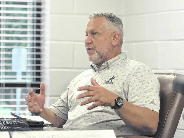 Mel Acosta, the general manager for GFL Environment, has been working with Mayor Ralph Smith Jr. on the trash issue for Garland residents who live outside the town limits. Acosta travels from Fayetteville to speak with the board of commissioners Monday evening. The mayor adds that since working with Acosta, things have levelled off.
Dylan Atwood | Sampson Independent